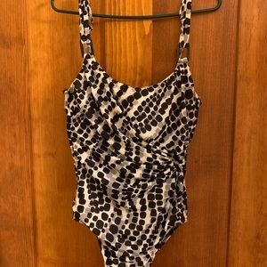 Miraclesuit one piece bathing suit
